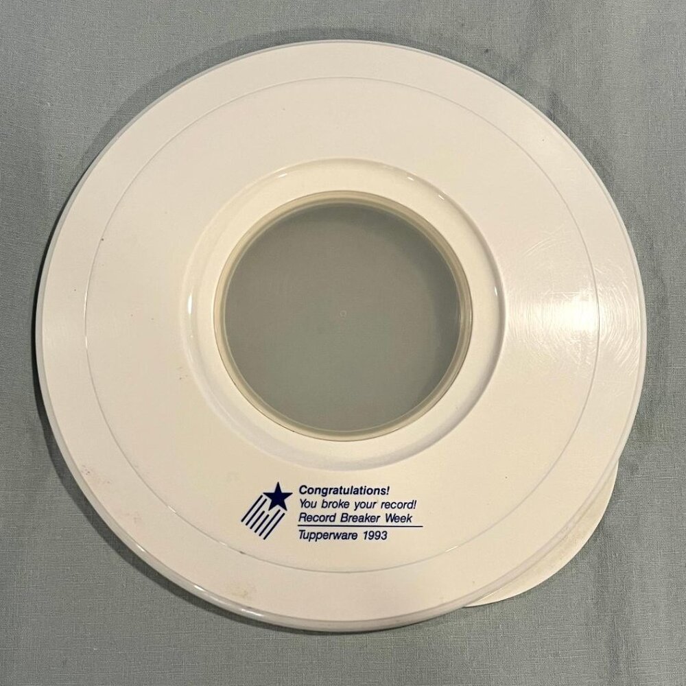 NEW unused Vintage Tupperware Remarkabowl Nonslip Mixing Bowl - Picture 4 of 5